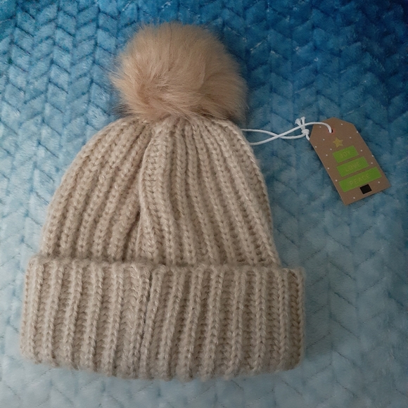 Winter hat forever 21, nude/tan color - Picture 2 of 2